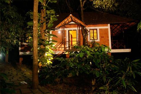 Coffee Acres Plantation Resort 칼파타 외부 사진